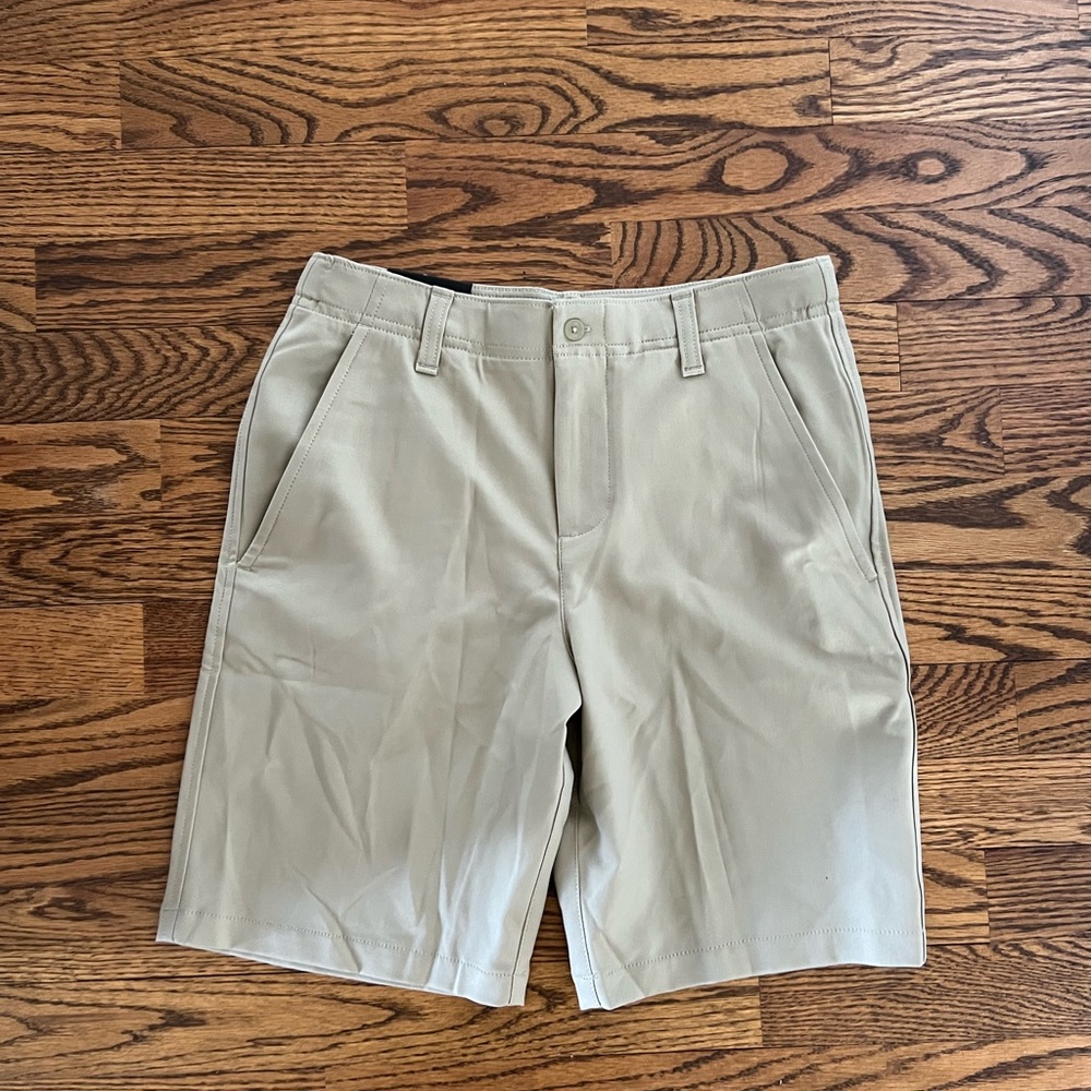 Under Armour khaki golf performance shorts. Sz YMD(10-12). New. Adjustable waist